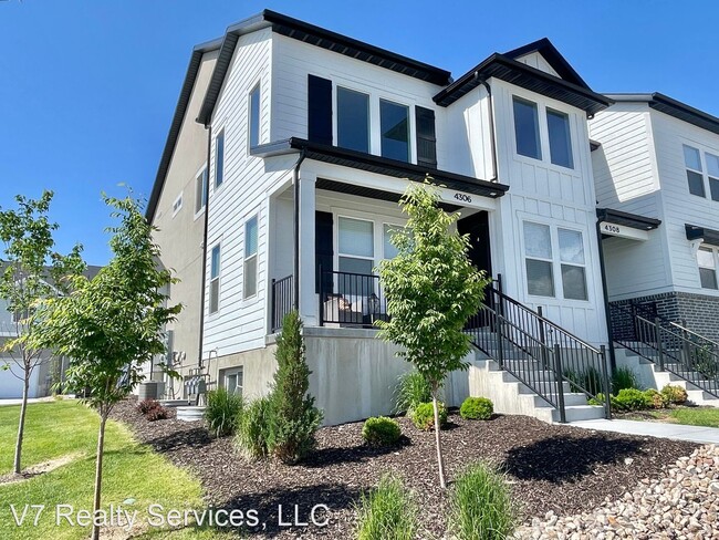 Building Photo - 3 br, 2.5 bath House - 4306 W. Silver Peak...