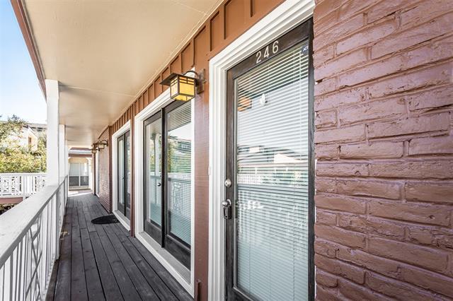 Building Photo - 5904 Sandhurst Ln