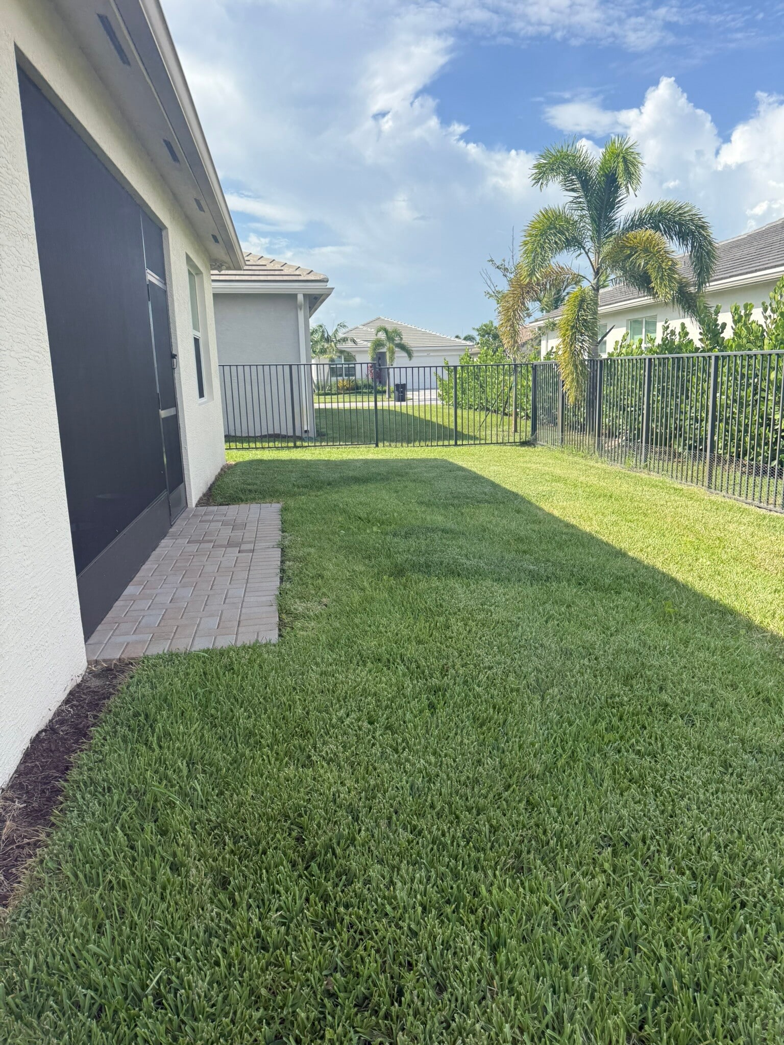 Building Photo - 11681 SW Oceanus Blvd