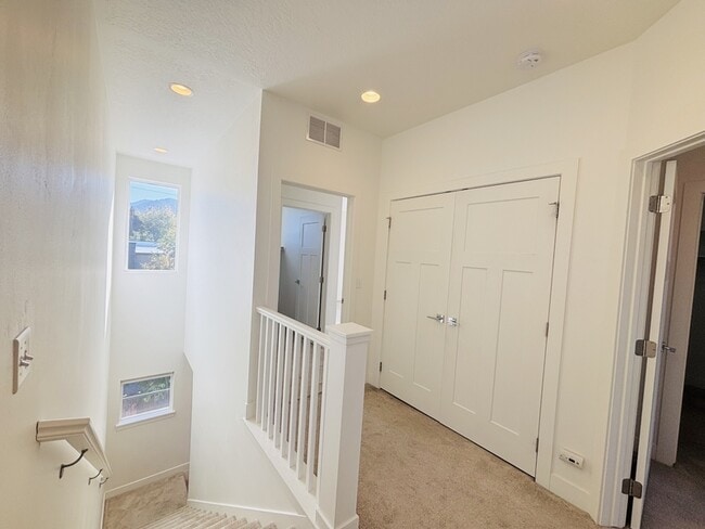 Building Photo - 3883 Komenda Ct