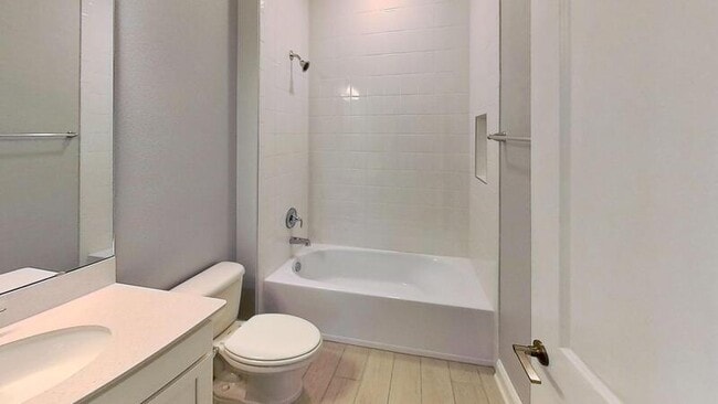 Building Photo - 640 Becklow St