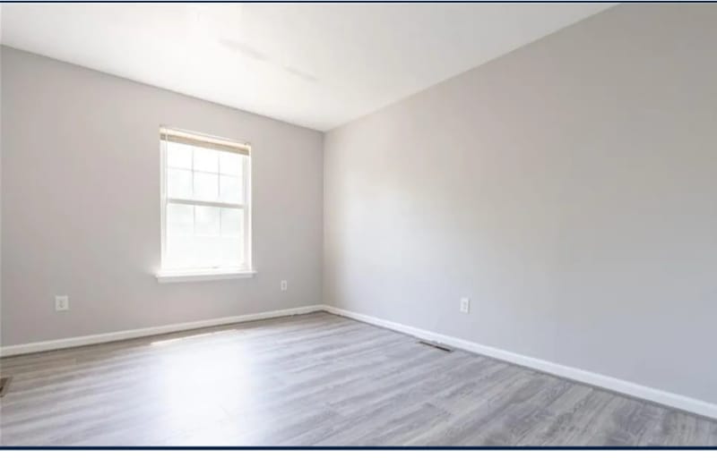 Building Photo - 302 Primrose Ln