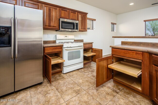 Building Photo - 44640 Yucca Ln
