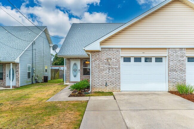 Building Photo - 2139 Tom St