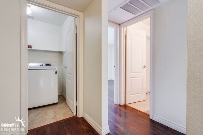 Building Photo - Renovated 2Bdm 2Ba Condo in Prime Carmel M...