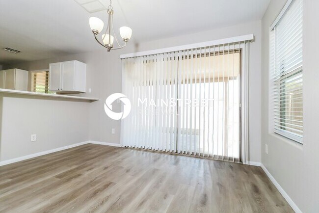 Building Photo - 3 Bedroom Pet-Friendly Home in Phoenix, AZ with Main Street Renewal