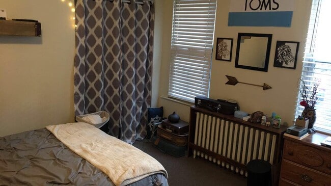 Building Photo - 1325 Bingham St