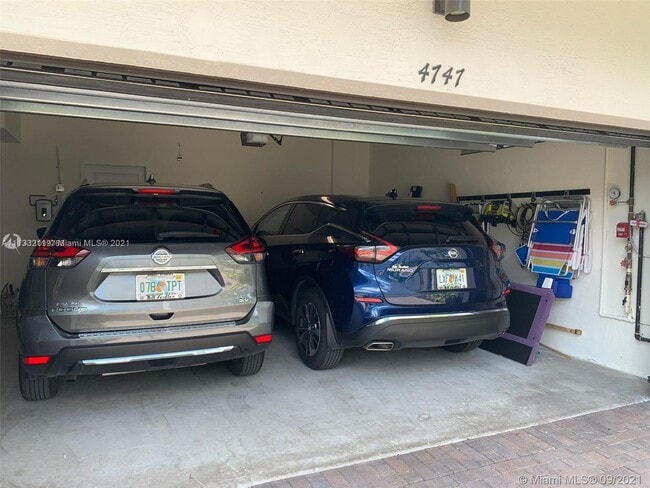 Building Photo - 4747 NW 85th Ave