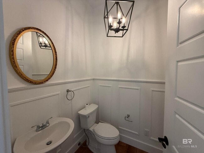 Building Photo - 10391 Emmanuel St