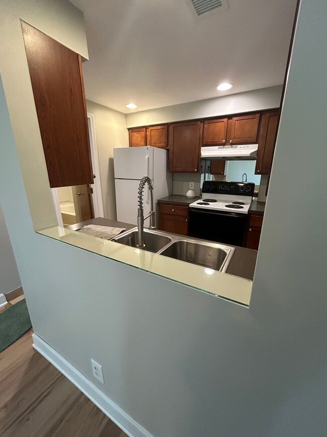 Building Photo - 909-911 Connecticut