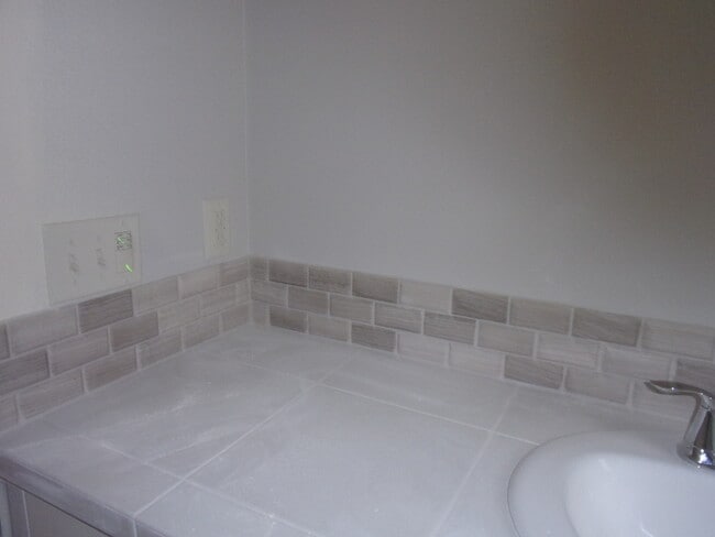 Building Photo - Watch the River