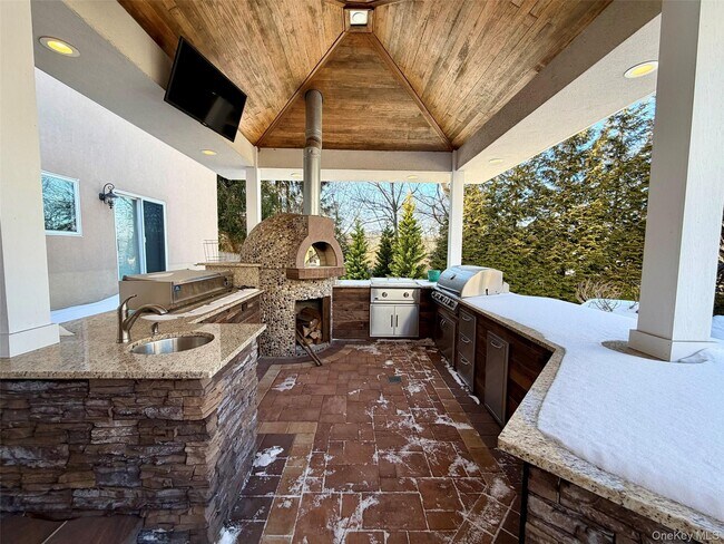 Building Photo - 5 Glen Hill Ct