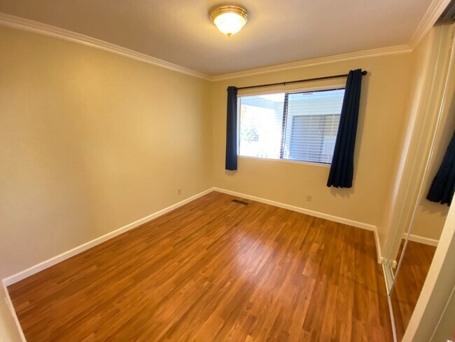 Building Photo - 4 Bed 3 Bath Single Family Home In Pleasanton