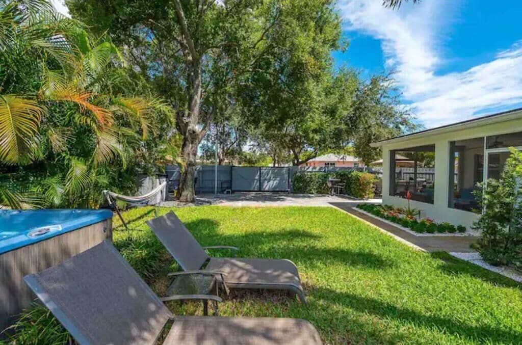 Building Photo - 5515 Spruce Ave