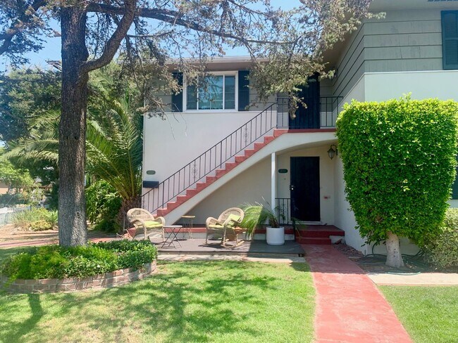Primary Photo - 4725-4727 Park Blvd
