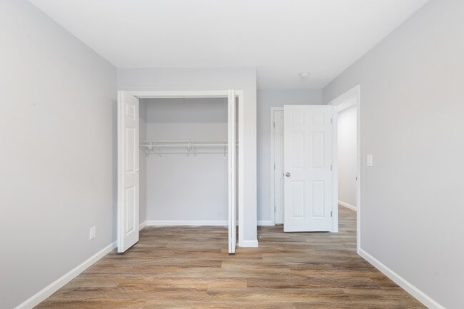 Building Photo - 6900 Seaver Dr NW