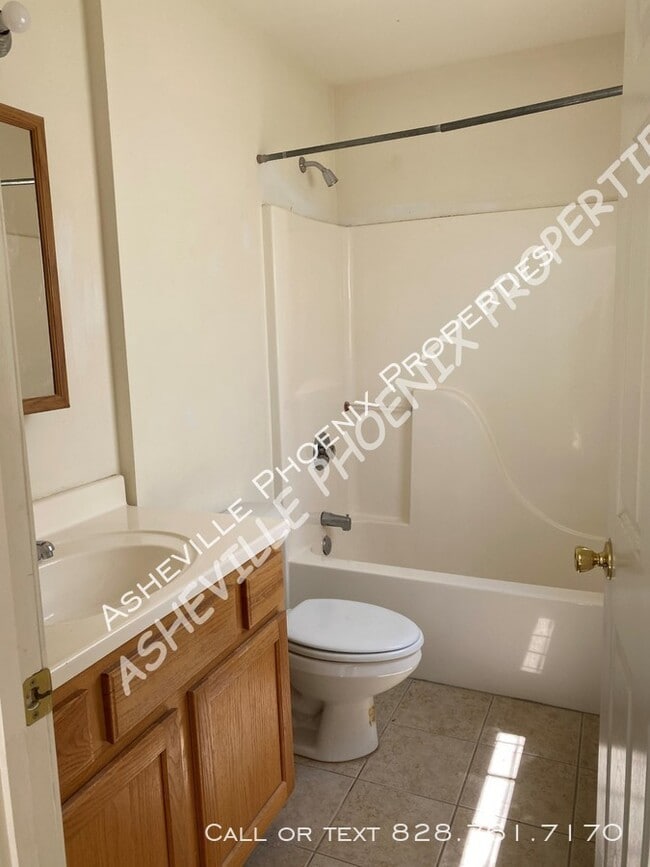 Building Photo - 101 Lanier Ln