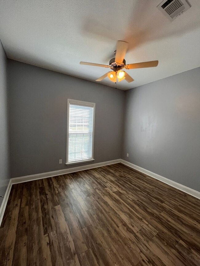 Building Photo - 4141 Barrington Dr