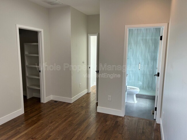 Building Photo - 3303 Navajo St