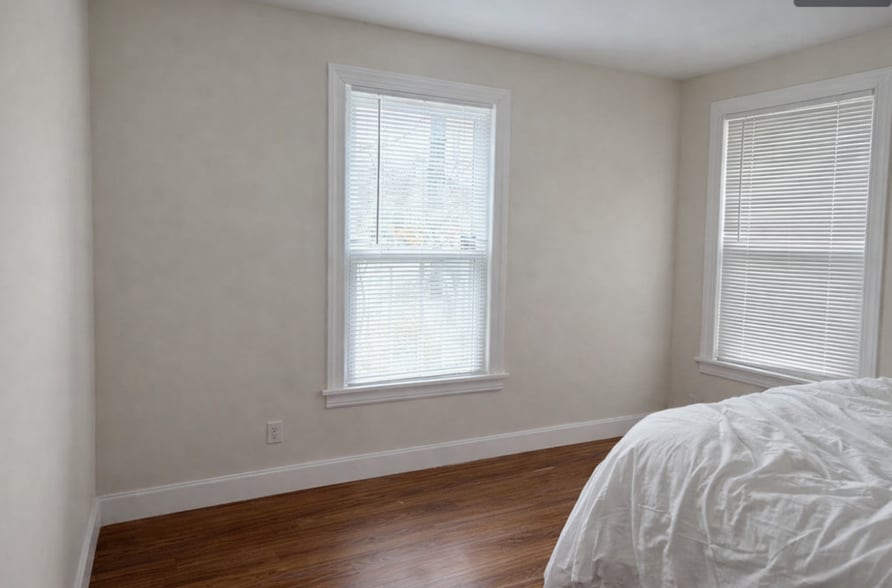 Building Photo - 409 S Aurora St