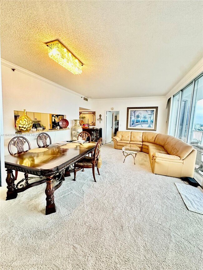 Building Photo - 7601 E Treasure Dr