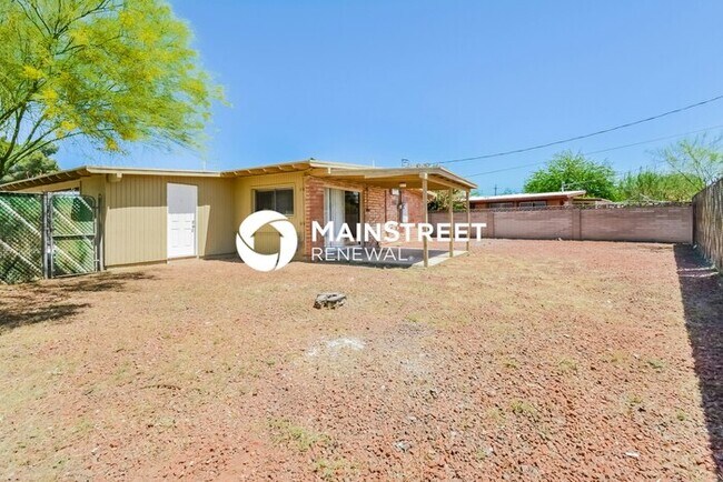 Building Photo - 3 Bedroom Pet-Friendly Home in Tucson, AZ ...