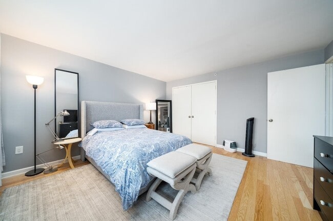 Building Photo - 700 Grove St