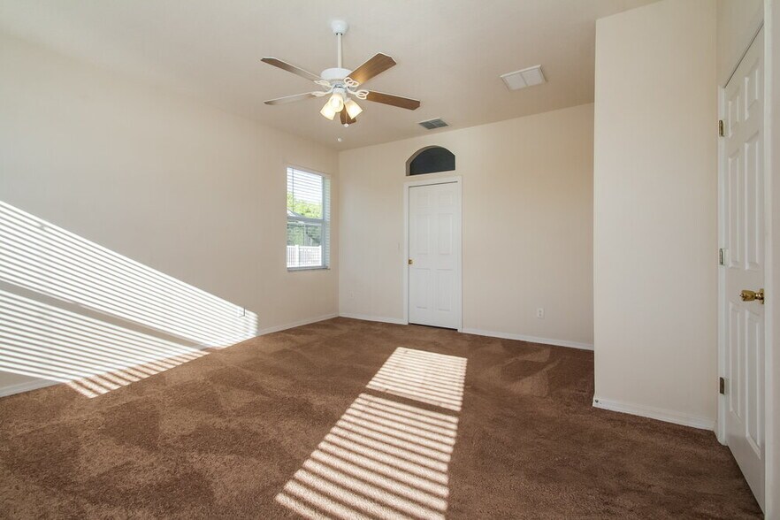 Building Photo - 2337 125th Dr E