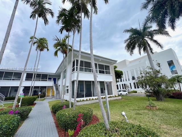 Building Photo - 9490 E Bay Harbor Dr