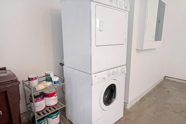 Building Photo - 153 City Limits Cir