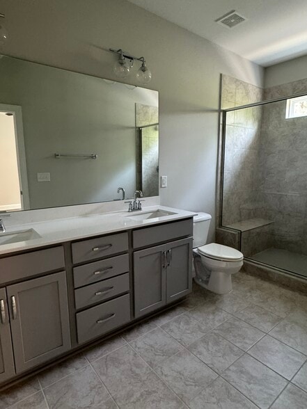 Master Bath - 605 Marshskip Way