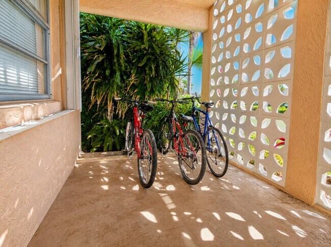 Building Photo - 1440 NW 20th Ave