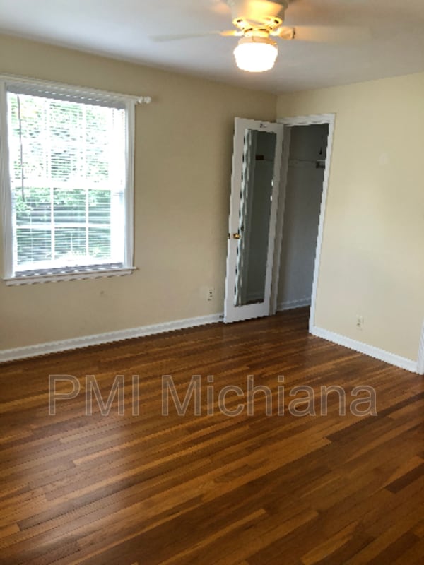 Building Photo - 110 S Hawthorne Dr