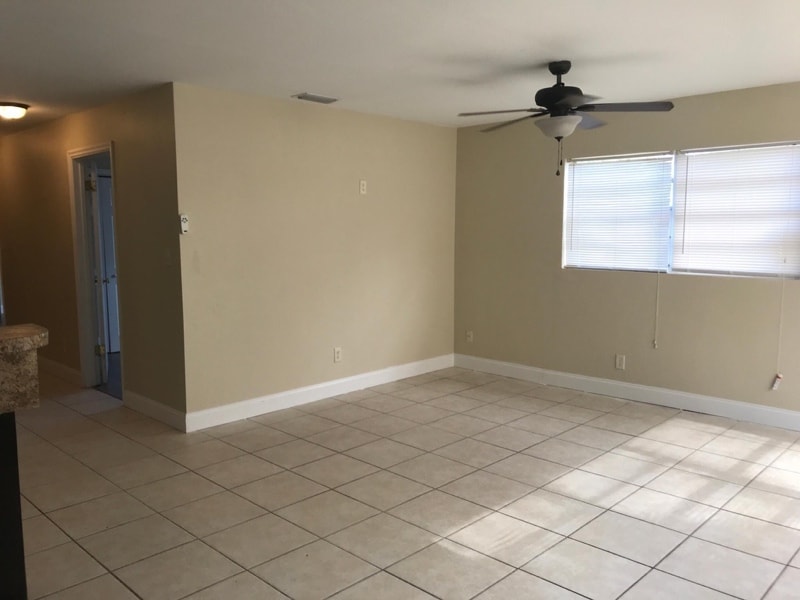 Building Photo - 331 A Ln