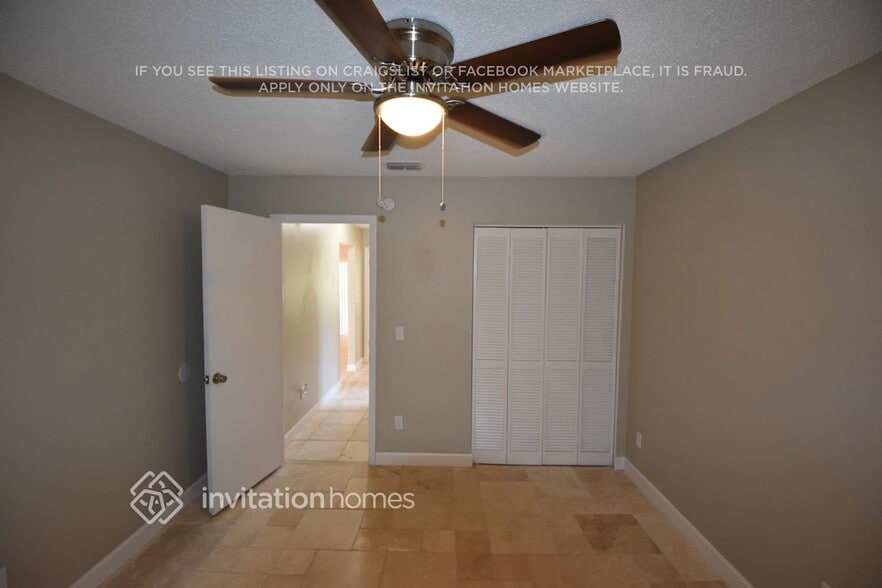 Building Photo - 1617 Carter Oaks Dr