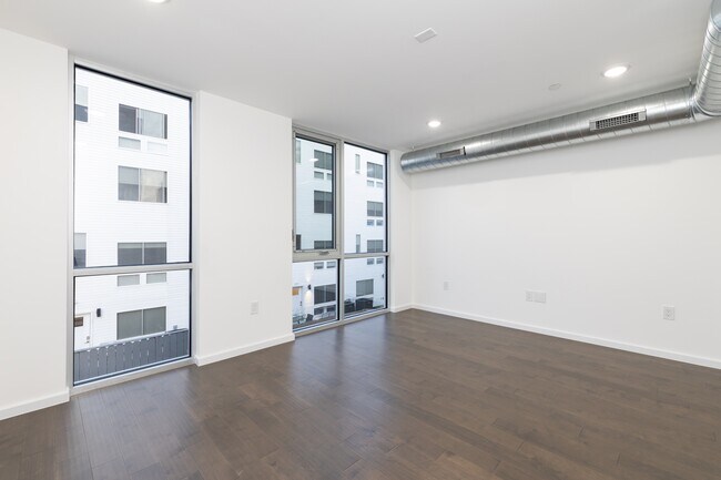 Building Photo - 1525 N 6th St