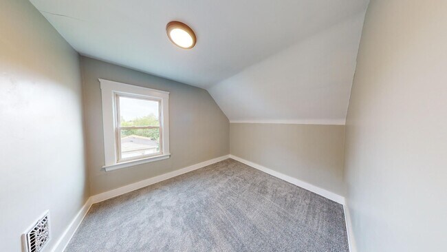 Building Photo - Old Brooklyn Area - 3 Bedroom Single Famil...