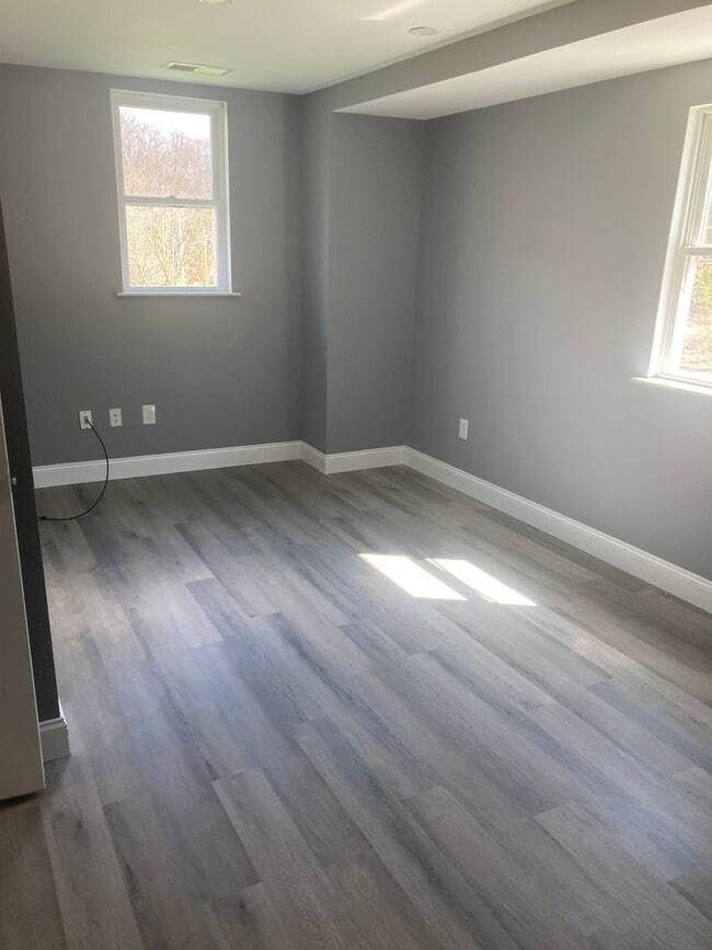 Building Photo - 1910 Fox Chapel Rd