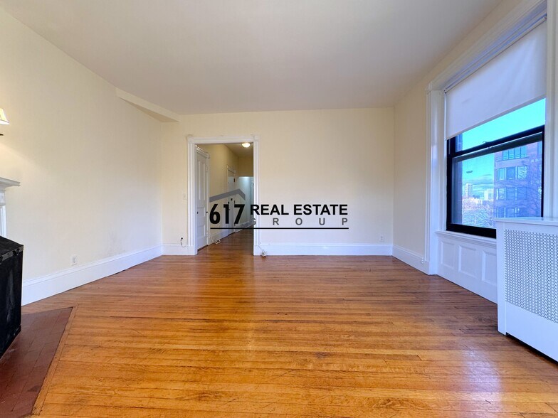 Building Photo - 504 Beacon St