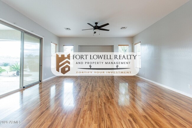 Building Photo - 13354 W San Miguel Ave