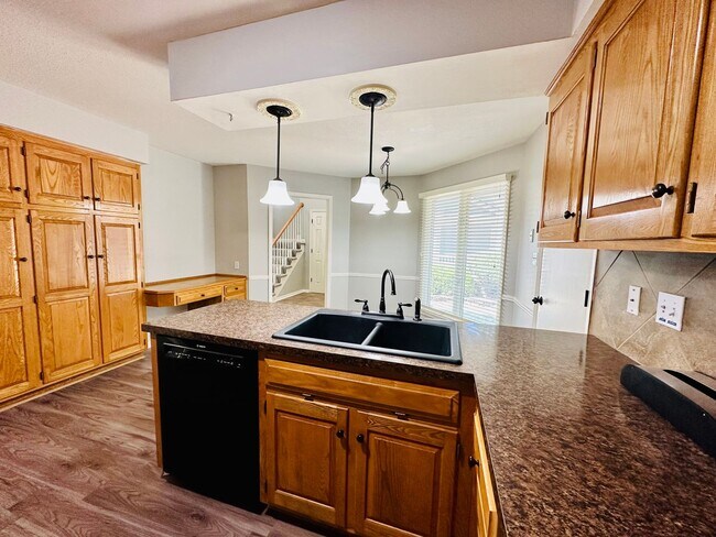 Building Photo - {10709}  Spacious Overland Park Duplex + T...
