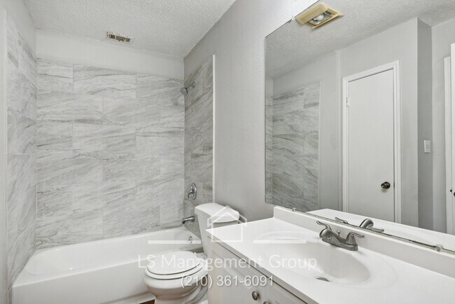 Building Photo - 6716 Windsor Hollow Dr