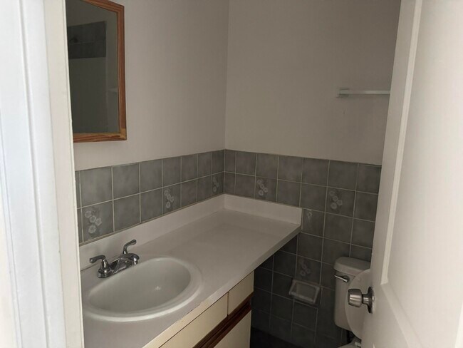 Building Photo - 1015 Staghorn St