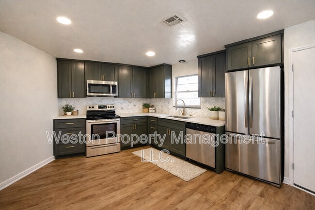 Building Photo - 3229 SE 24th St