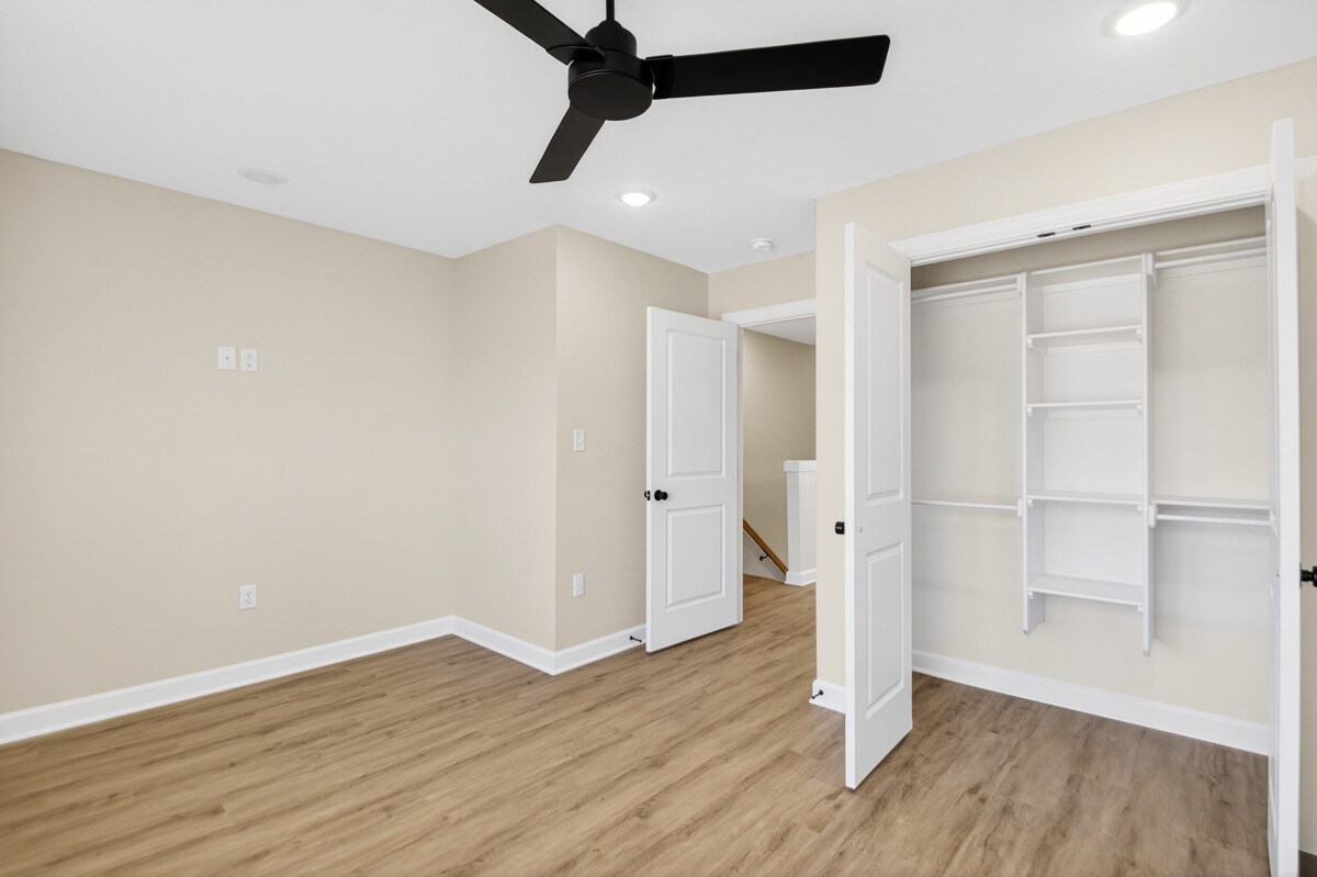 Building Photo - 201 E 17th St