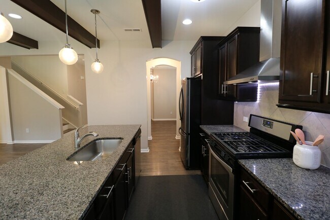 Building Photo - 4515 Wedge Dr