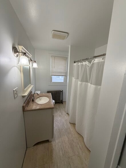 Building Photo - 517 Miles Ave