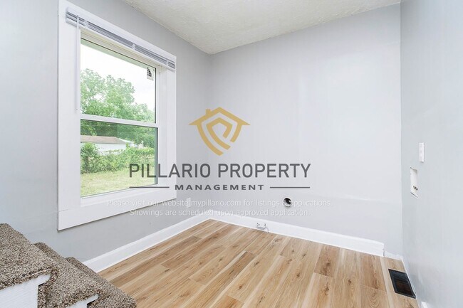 Building Photo - Cozy 3 Bedroom, 1 Bathroom Home Available ...