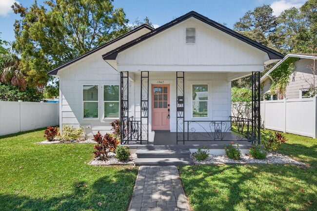 Building Photo - Fully Renovated 3 bedroom St. Pete Home | ...