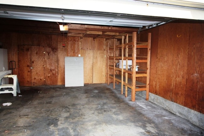 Building Photo - 5015 Palmetto Ave